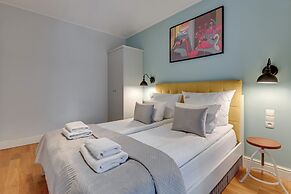 Waterlane Riverside SPA, Pool & Gym by Downtown Apartments