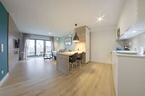 Waterlane Riverside SPA, Pool & Gym by Downtown Apartments