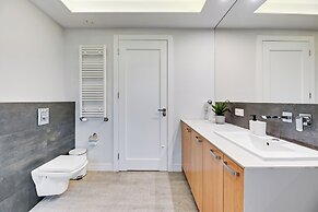 Waterlane Riverside SPA, Pool & Gym by Downtown Apartments