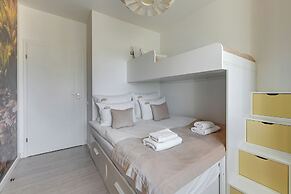 Waterlane Riverside SPA, Pool & Gym by Downtown Apartments