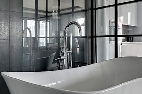 Waterlane Riverside SPA, Pool & Gym by Downtown Apartments