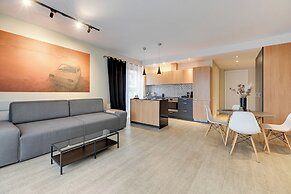 Waterlane Riverside SPA, Pool & Gym by Downtown Apartments