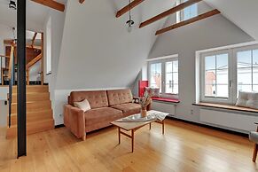 Rooftop, 3 Levels, Old Town View by Downtown Apartments