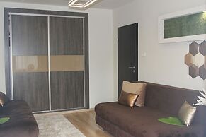 Mox Downtown Apartman