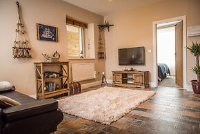 Charlestown Retreat Apartment
