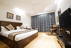 Hotel 18 Keys