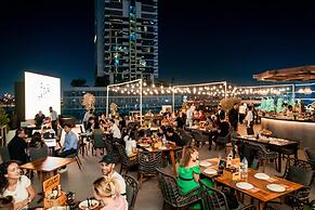 Radisson Blu Hotel, Dubai Canal View