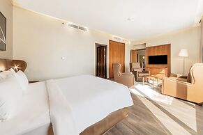 Radisson Blu Hotel, Dubai Canal View