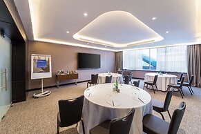 Radisson Blu Hotel, Dubai Canal View