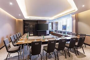 Radisson Blu Hotel, Dubai Canal View
