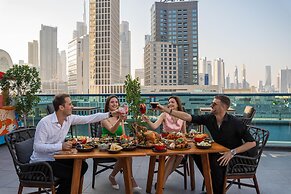 Radisson Blu Hotel, Dubai Canal View