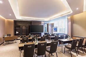 Radisson Blu Hotel, Dubai Canal View