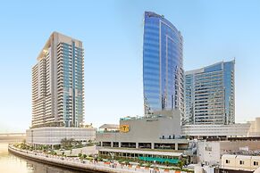 Radisson Blu Hotel, Dubai Canal View