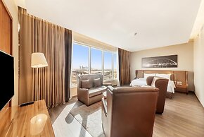 Radisson Blu Hotel, Dubai Canal View