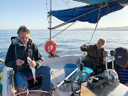 B&B MIKAWA - Kanazawa Fish Harbour