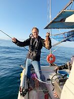 B&B MIKAWA - Kanazawa Fish Harbour