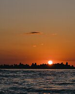 B&B MIKAWA - Kanazawa Fish Harbour