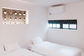 B&B MIKAWA - Kanazawa Fish Harbour