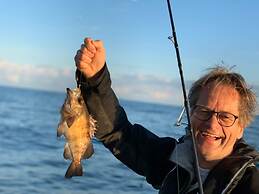 B&B MIKAWA - Kanazawa Fish Harbour