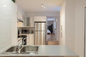 3 Br Luxury & Spacious Apartment in Little Italy