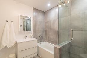 3 Br Luxury & Spacious Apartment in Little Italy