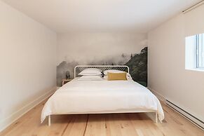 3 Br Luxury & Spacious Apartment in Little Italy