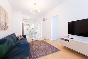 Beautiful and Cozy Steps From Mount-royal