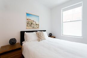 Beautiful and Cozy Steps From Mount-royal