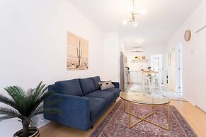 Beautiful and Cozy Steps From Mount-royal