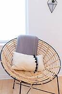 Beautiful and Cozy Steps From Mount-royal