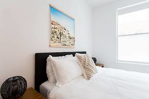 Beautiful and Cozy Steps From Mount-royal