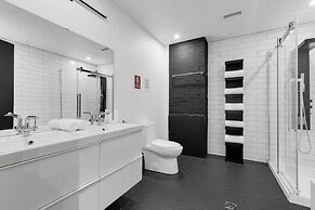 Liv MTL - Plaza
