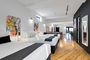 Liv MTL - Plaza
