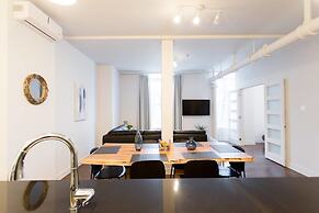 Amazing Plateau Loft Steps Away From Mount-royal