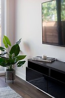 Brand New 3 Bedroom With Rooftop Patio