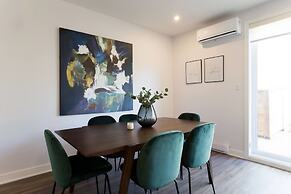 Brand New 3 Bedroom With Rooftop Patio