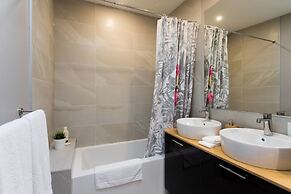 Brand New 3 Bedroom With Rooftop Patio