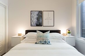 Brand New 3 Bedroom With Rooftop Patio