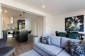 Brand New 3 Bedroom With Rooftop Patio