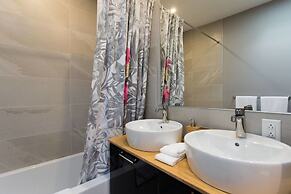 Brand New 3 Bedroom With Rooftop Patio