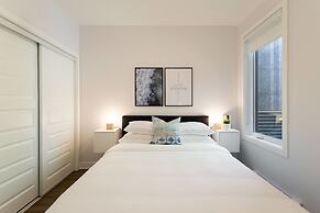 Brand New 3 Bedroom With Rooftop Patio