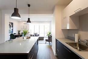 Brand New 3 Bedroom With Rooftop Patio