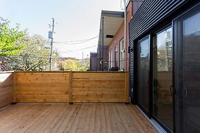Brand New 3 Bedroom With Rooftop Patio