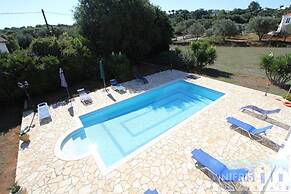 Spacious 5 Bed Villa With Pool in Kefalonia
