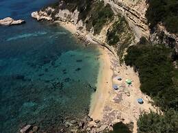 Spacious 5 Bed Villa With Pool in Kefalonia