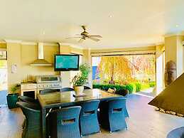 Grand Gippsland Home Sleeps Up To 28