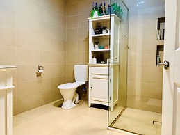 Grand Gippsland Home Sleeps Up To 28