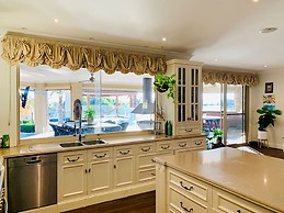 Grand Gippsland Home Sleeps Up To 28