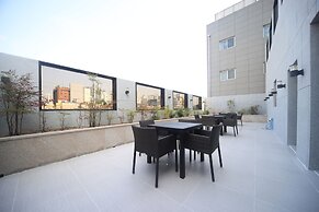 Brown Dot Hotel Beomil