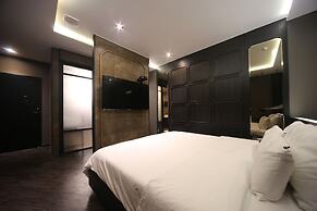 Brown Dot Hotel Beomil